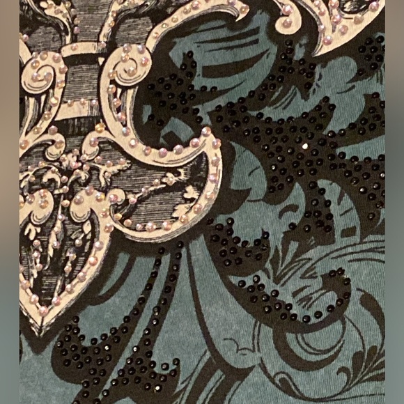 Vocal Brand Rhinestone fleur de le T Shirt. 100% cotton. Size Large. Never worn. - Picture 2 of 10